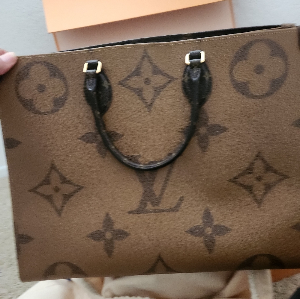 Authentic never used Louis handbag. Also size 10 Gucci shoes.